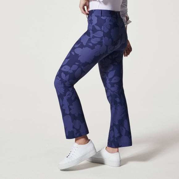 NWT Spanx Sunshine Kick Flare pants size S Petite color floret navy blue - Picture 4 of 14